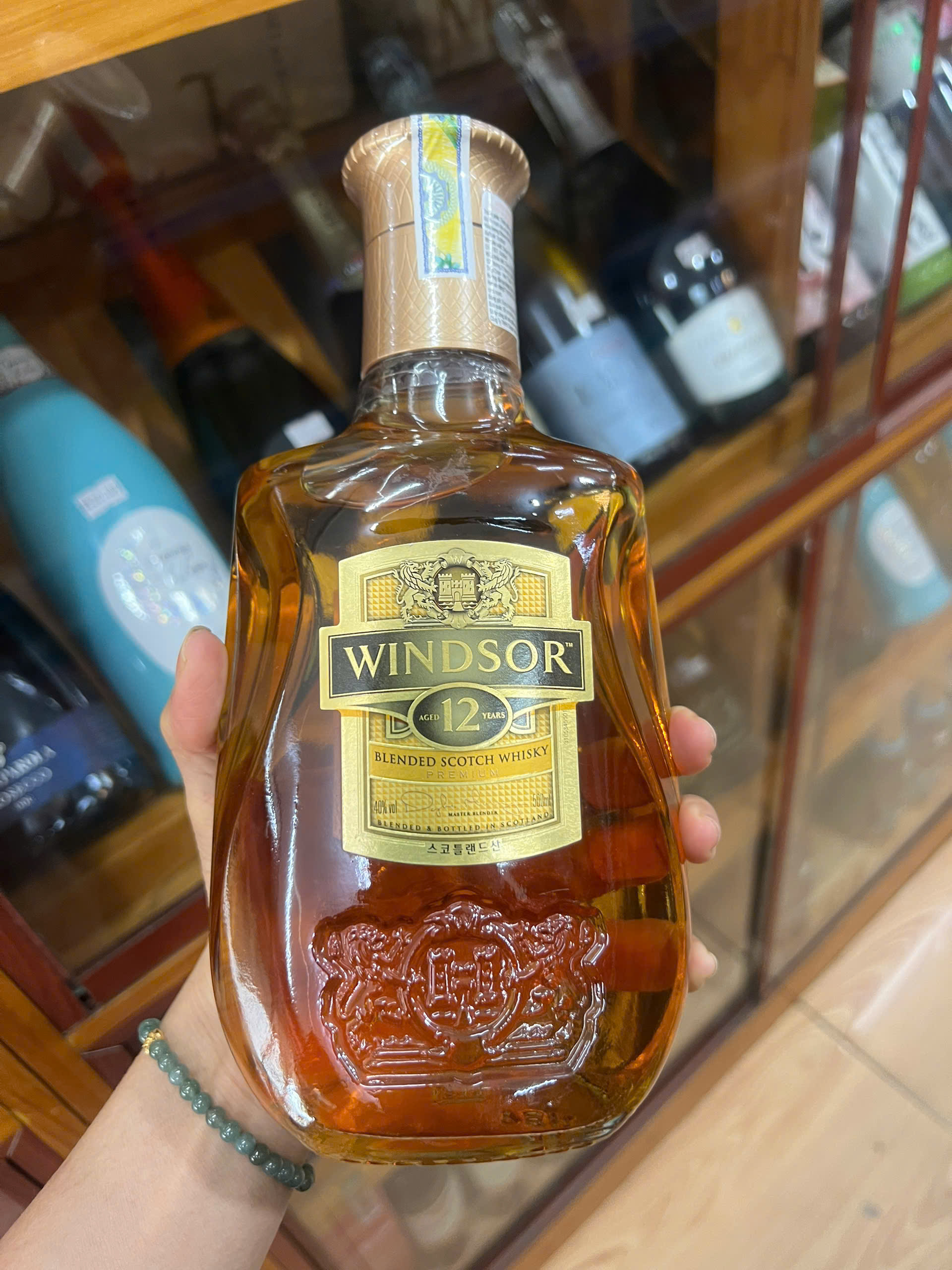 Rượu Whisky Windsor Blended 12 years- 40%v/v- 50cl